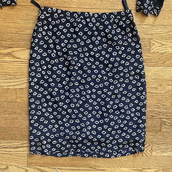 Silk skirt and matching top - Picture 7 of 12